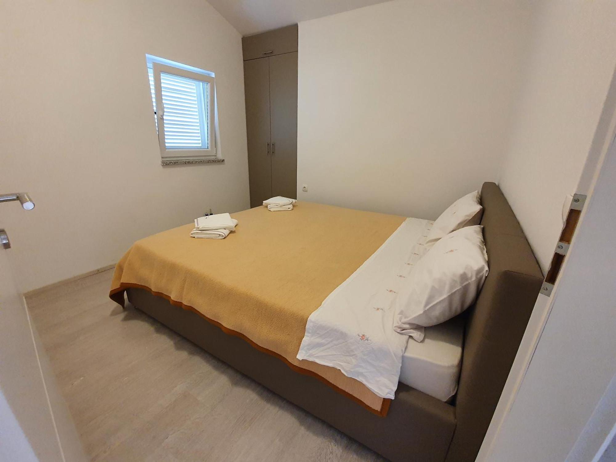 Apartmani Lanterna Krk Town Esterno foto